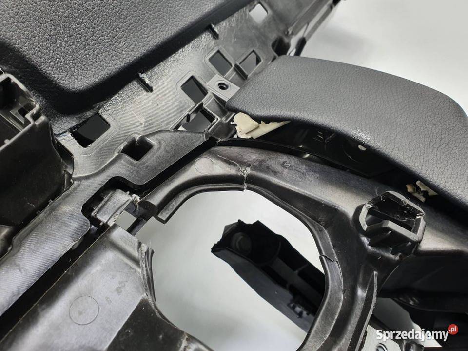 DESKA KOKPIT MERCEDES C W205 4MATIC Lipno