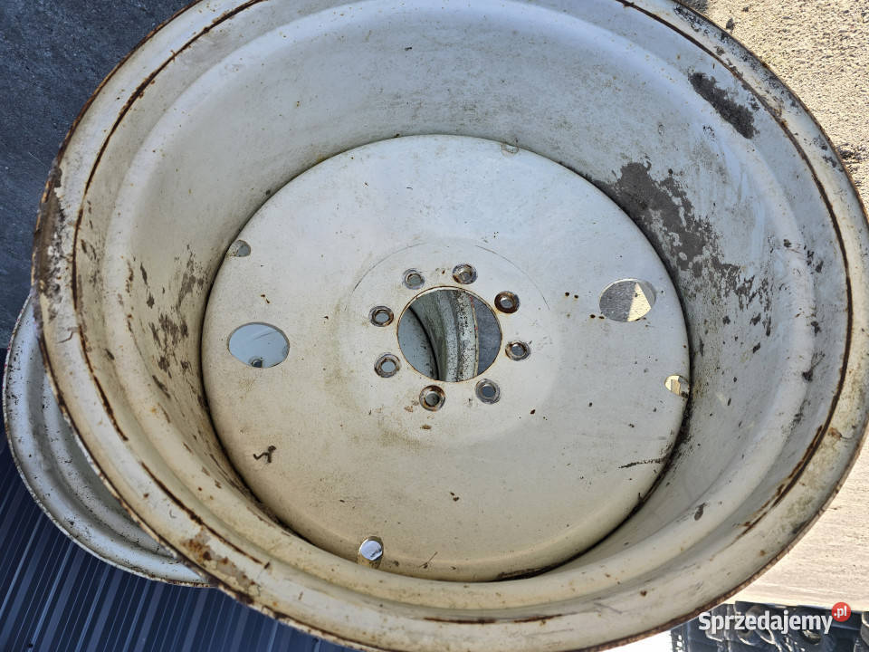 Felgi 2 sztuki RENAULT MASSEY FERGUSON MF 765 podlaskie Baliki sprzedam