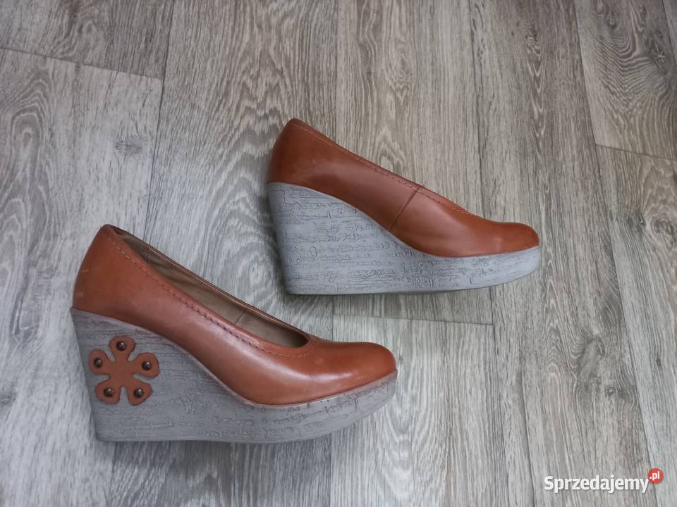 Buty skórzane czułenka pantofle na koturnie 39