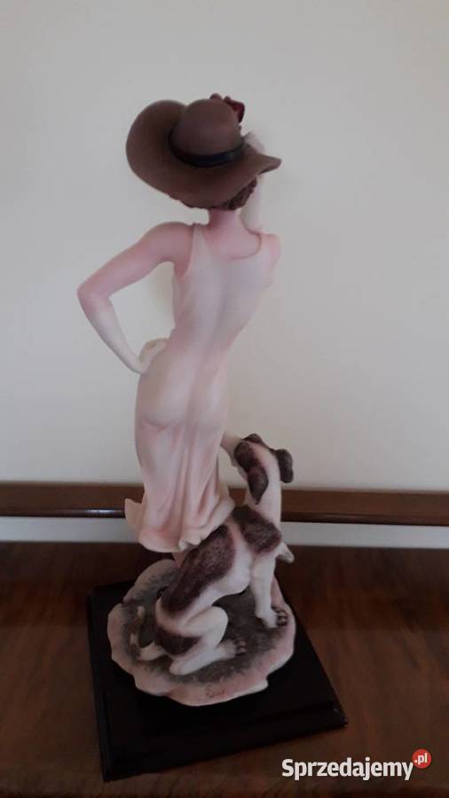 Figurka figura dama z psem porcelana biskwitowa zachodniopomorskie Gryfino