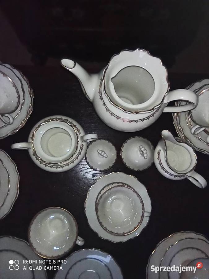 Serwis do kawy ecru ze złotem Na 12 osób sprzedam