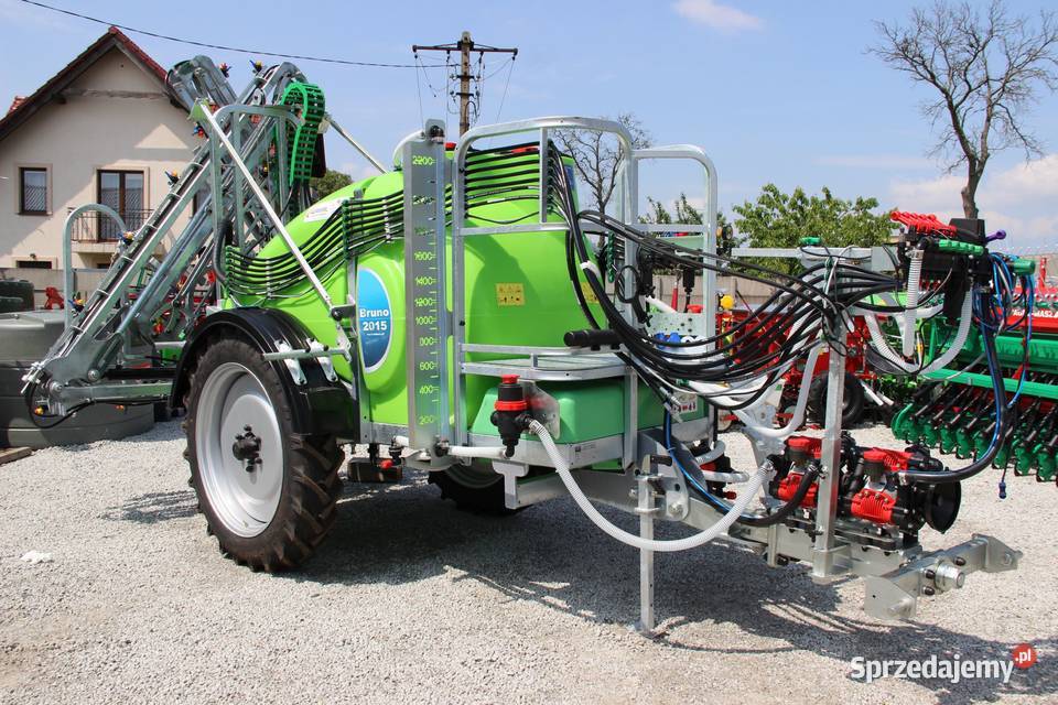 Opryskiwacz zaczepiany przyczepiany hydrauliczny Rogóźno