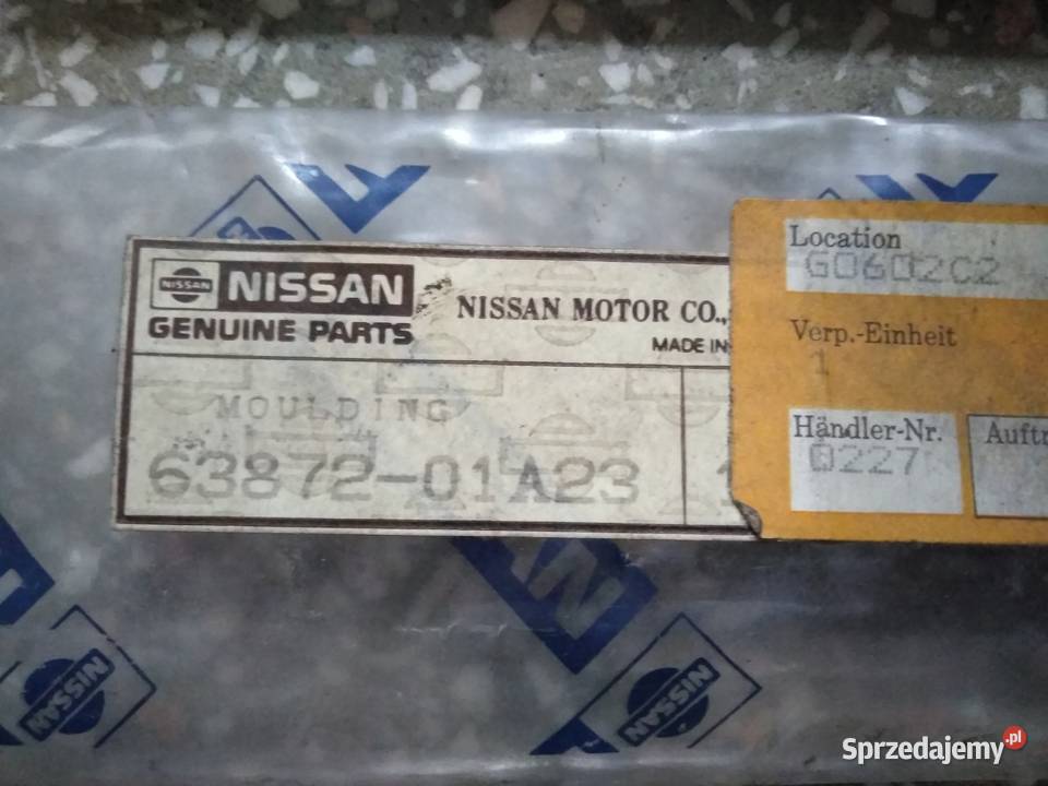 Nissan Sunny B 11 listwa boczna listwy boczne Gdańsk