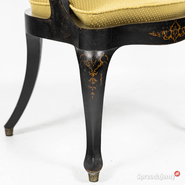 Zabytkowy czarny fotel biblioteczny z Swarzędz