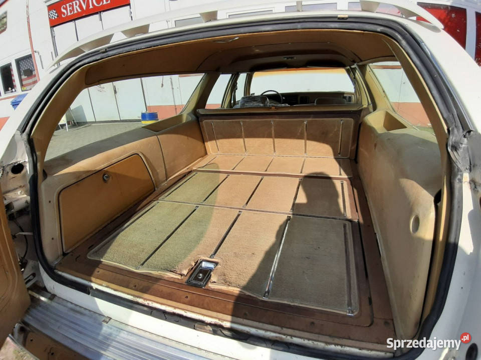 Chrysler Town Country Station Wagon 1977 z Town & Country