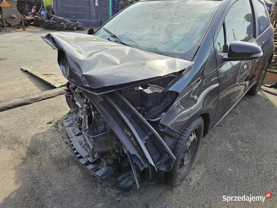 Yaris 2016 części osobowe Łagów sprzedam