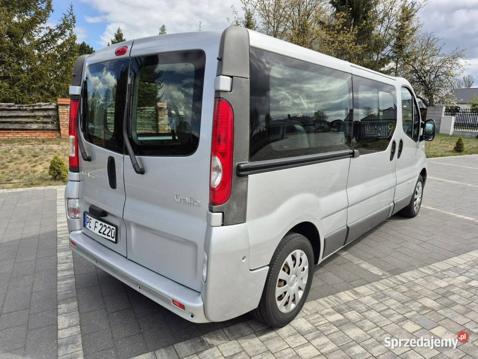 Renault Trafic LONG 9 osobowy PASANGER 115 211300km Drelów