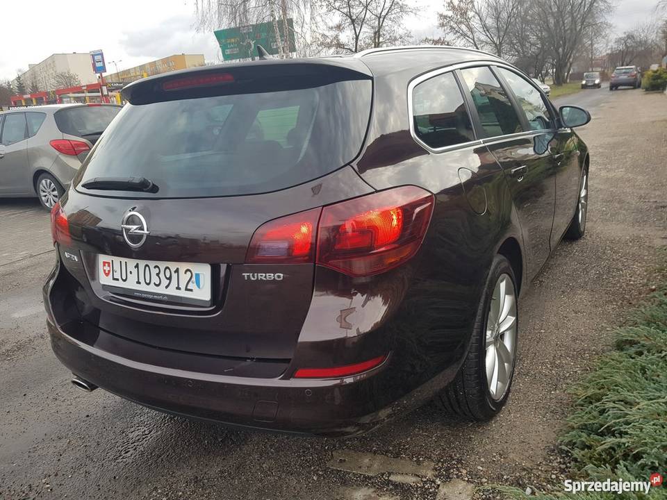 Opel Astra J 14 Turbo COMSO ksenon skóra wielofunkcyjna kierownica Radom