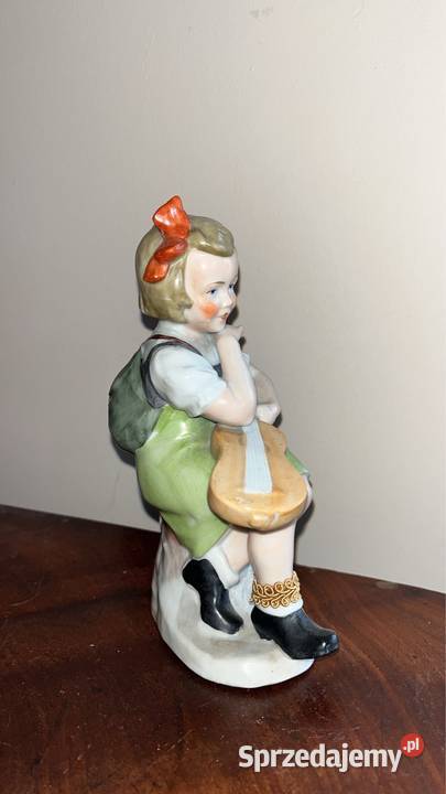 Śliczna Figurka dziewczynki z gitarą Bez Gdańsk