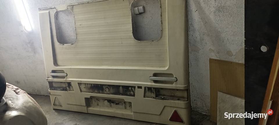 przyczepa kempingowa tył tylna ściana Wyry