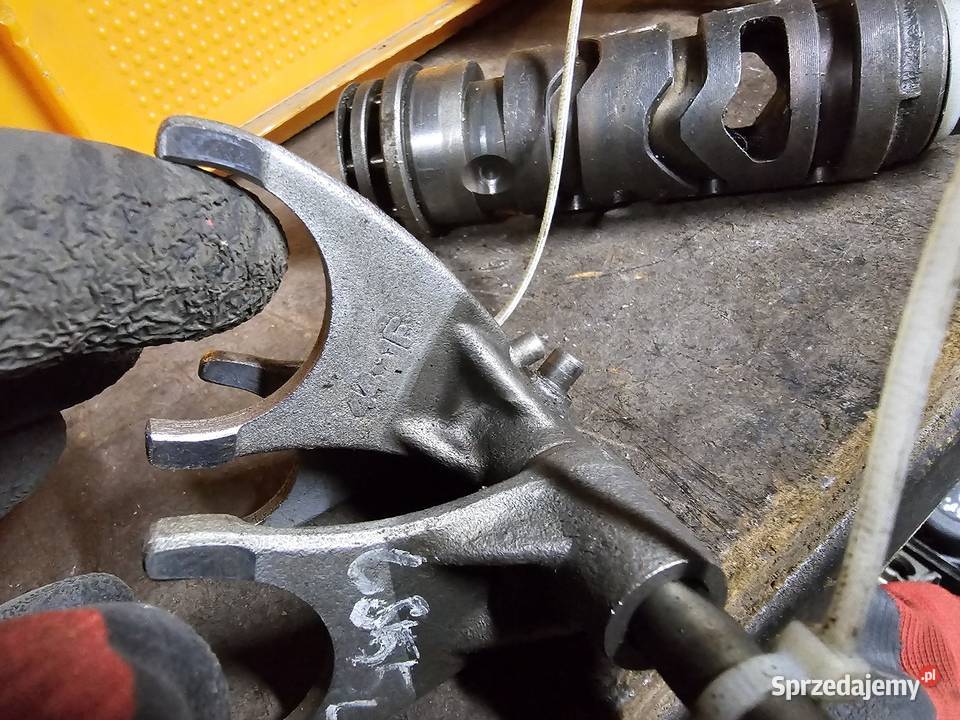 Suzuki Gs 550 skrzynia biegów wybierak wodziki