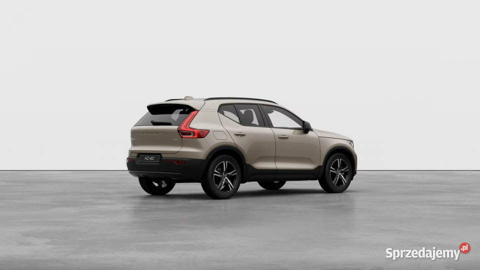 Volvo XC 40 Plus Dark B3 Mild Hybrid Benzyna 1969cm3