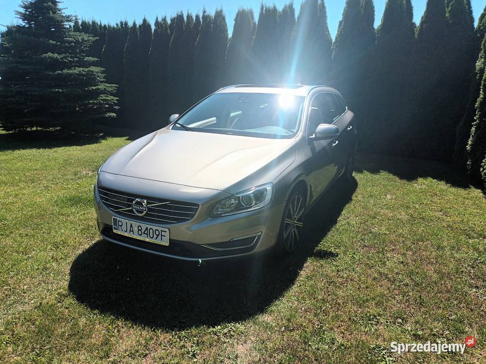 Volvo V60 T5 benzyna 245 2015 111 automatyczna Sośnica