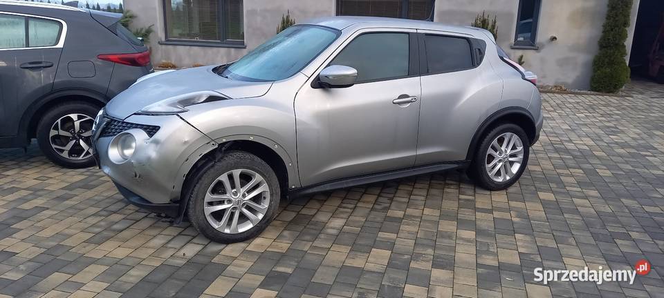 Nissan juke 2018 delikatnie uszkodzony srebrny