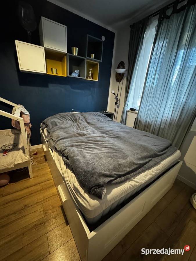 Białe łóżko z wbudowanymi 4 szufladami materac 140cm Tarnów