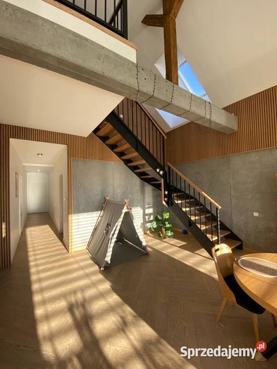 Schody stalowe policzkowe nowoczesne