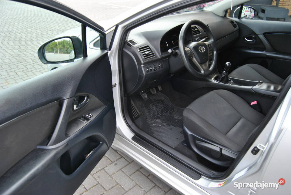 Toyota Avensis Zarejestrowany Ksenony Sedan Alu centralny zamek lubelskie Modliborzyce