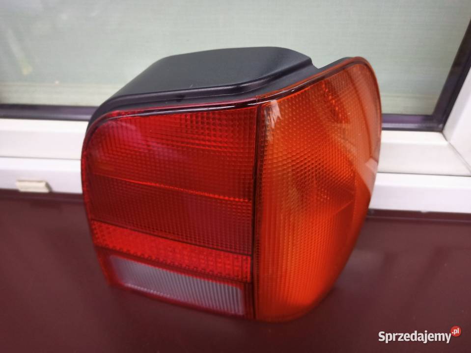 VW Polo III 6N lampa tył tylna prawa wkład Oświetlenie Sieradz