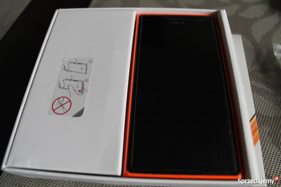 Nokia Lumia 735 pomarańczowa WIN 10 8 GB na podkarpackie Leżajsk