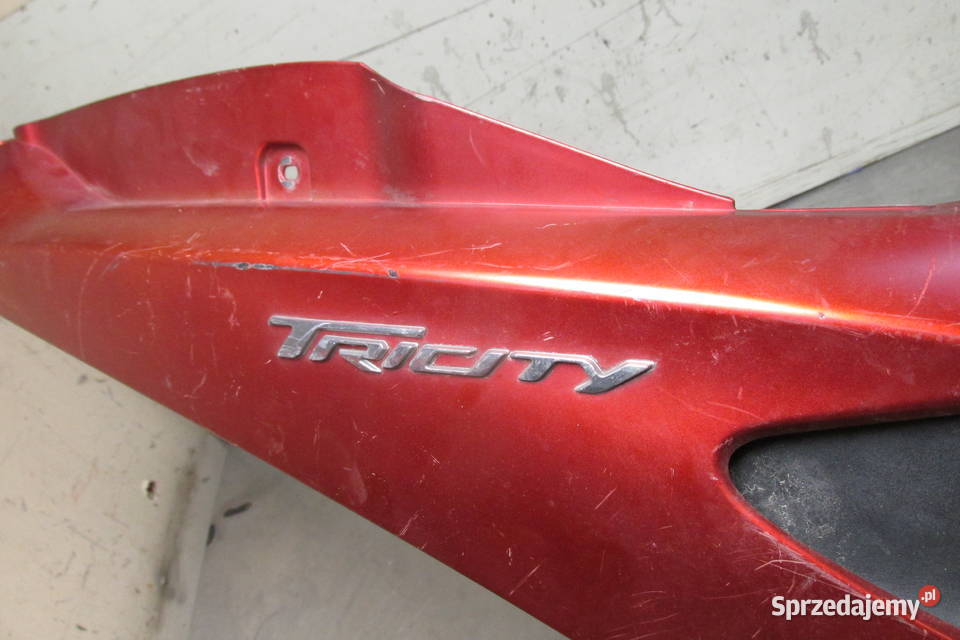 Prawy boczek pod siedzeniem Yamaha Tricity 125 Sandomierz