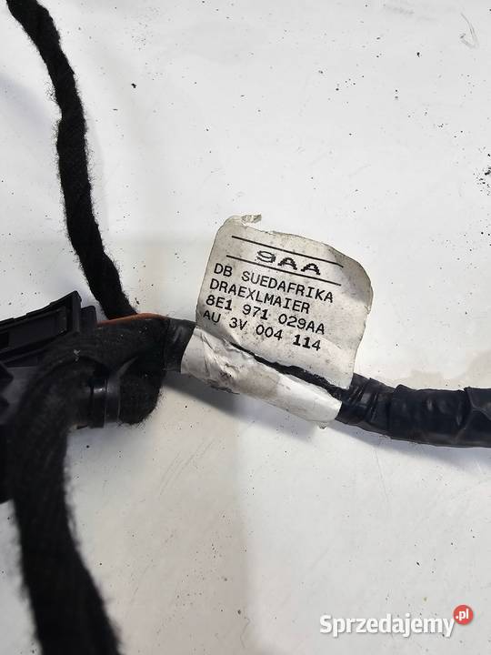WIĄZKA DRZWI PRAWY PRZÓD AUDI A4 B7 8E1971029AA Materiały instalacyjne Przystajń