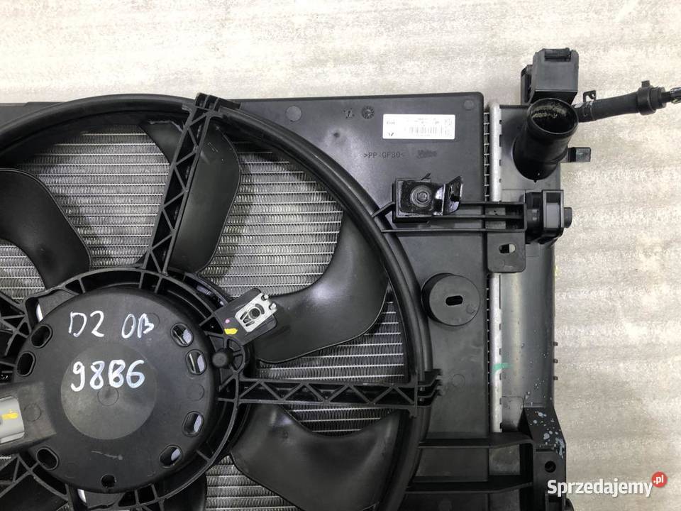 CHŁODNICA WODY KOMPLET 214100078R DUSTER II 12