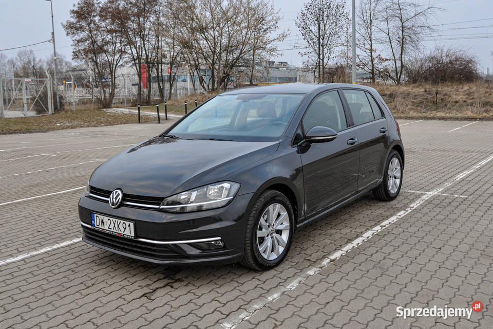 Volkswagen Golf Lift 2017 r 126 nieuszkodzony Wrocław