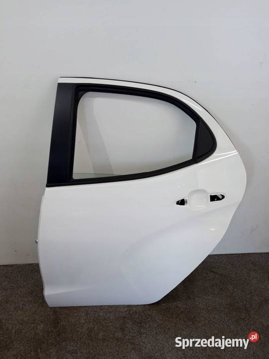 DRZWI LEWE TYŁ 040 Toyota Yaris IV 2020
