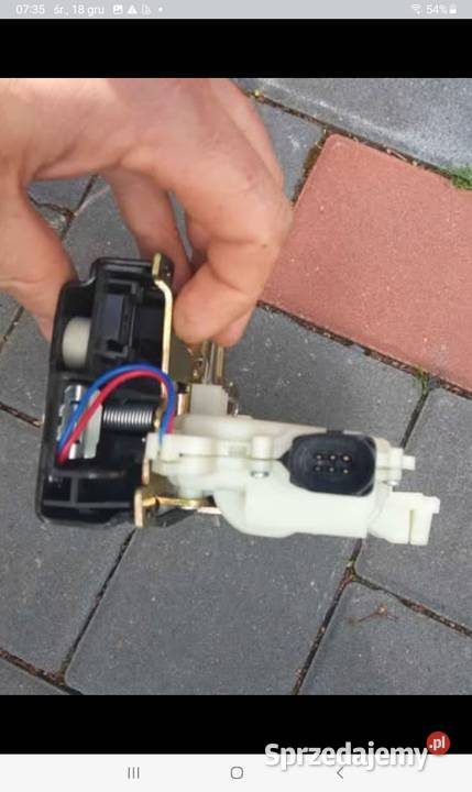 Zamek drzwi VW Golf V osobowe Ługi