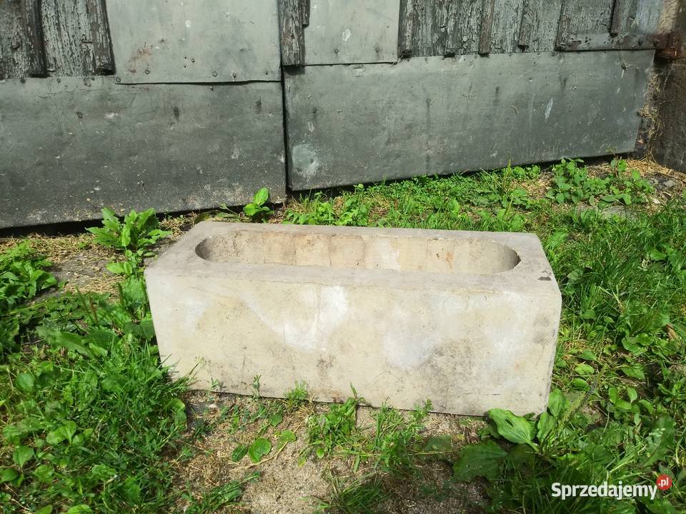 Donica z piaskowca Kamieniec Ząbkowicki