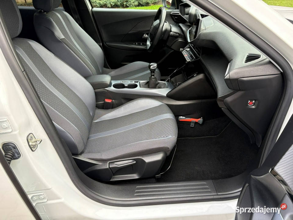 Peugeot 2008 15 HDI 102 Full LED Kamera Navi Rok produkcji 2020