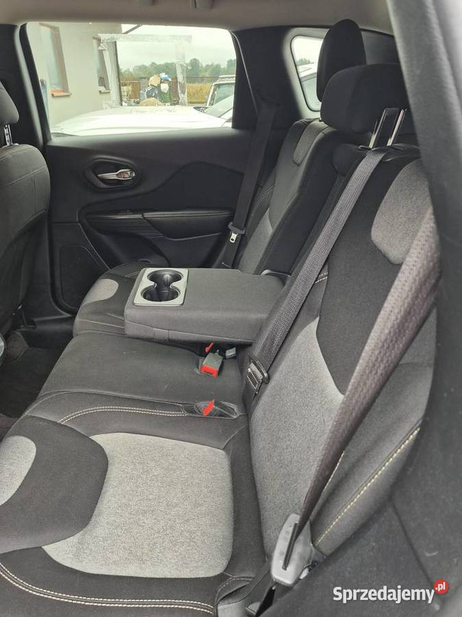 Jeep Cherokee KL nieuszkodzony