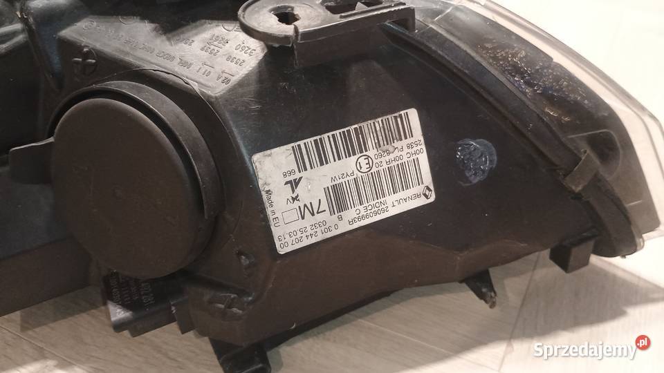 Megane iii 3 lampa lewa przednia czarna przód Lampy przednie