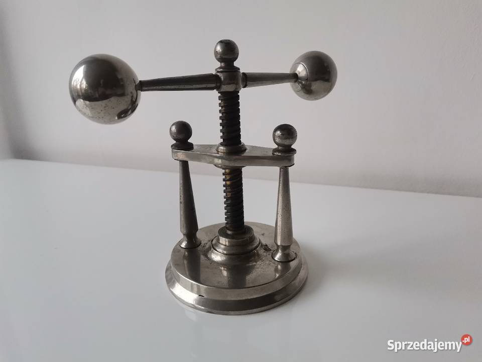 Stary sprawny duży dziadek do orzechów