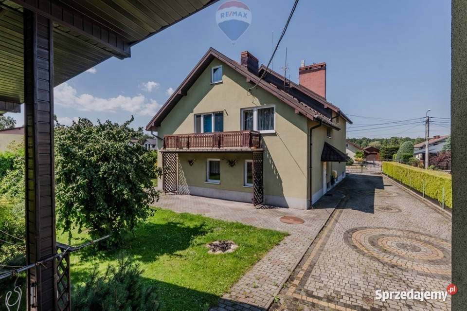 Dom na Sprzedaż 919m2 Zbytków