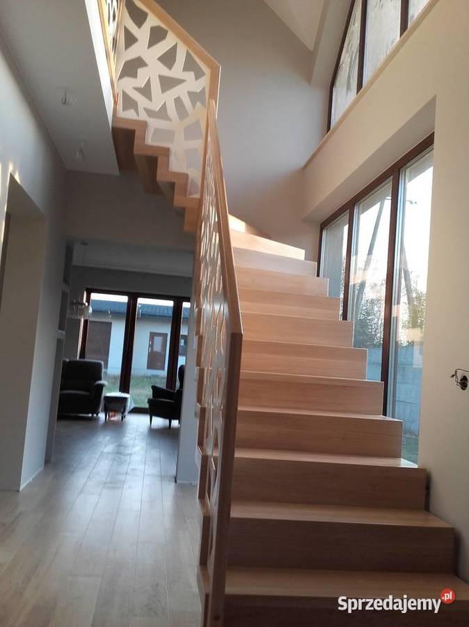 Schody dywanowe samonośne i na beton sprzedam