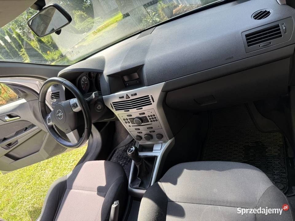 Astra h 16 2011 115 Mrocza sprzedam