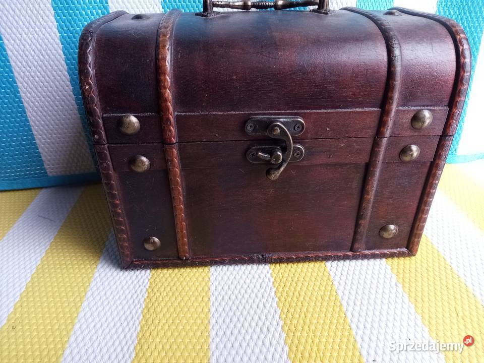 Kuferek sprzedam Borówno