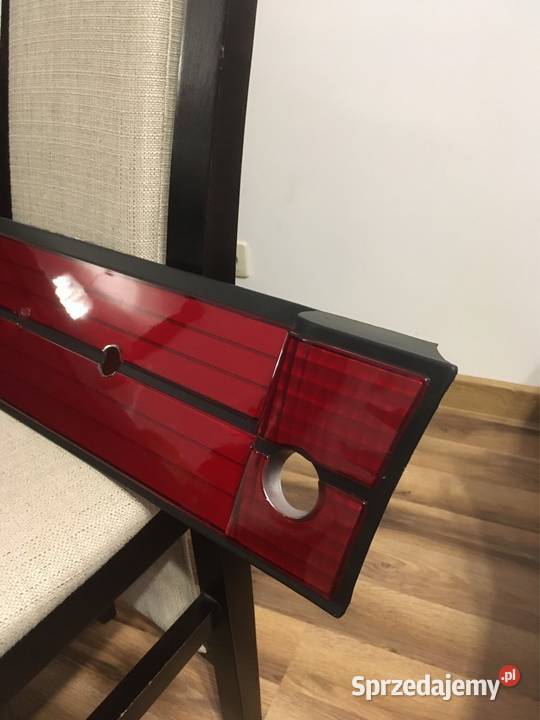 Blenda tylnej klapy BMW E34 nie HELLA osobowe