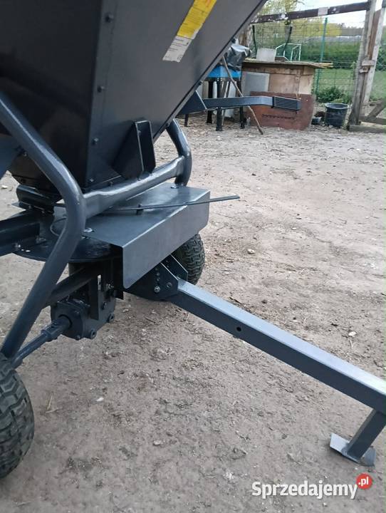 Rozsiewacz rozrzutnikNawozu soli trawy piasku Jordanowo