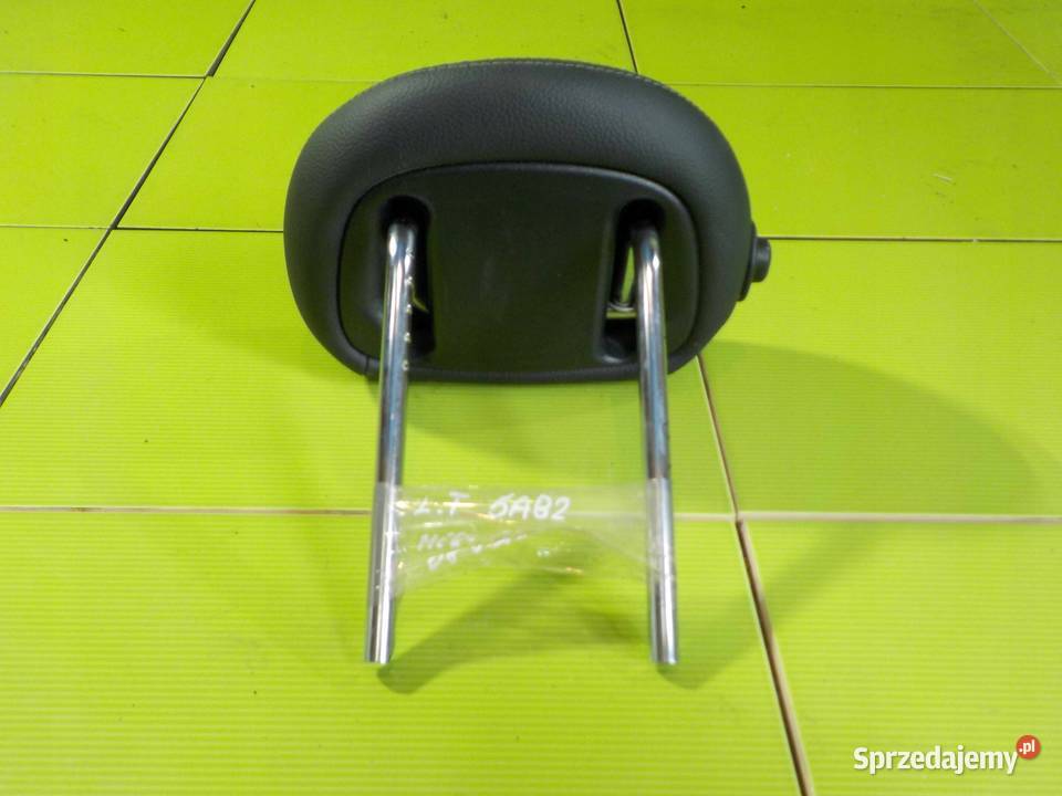 MERCEDES CLC CL203 08r zaglowek lewy tyl osobowe mazowieckie Suków