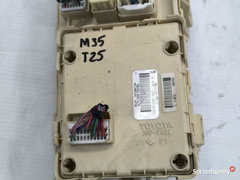 SKRZYNKA BEPIECZNIKÓW TOYOTA AVENSIS II T25 18 sprzedam