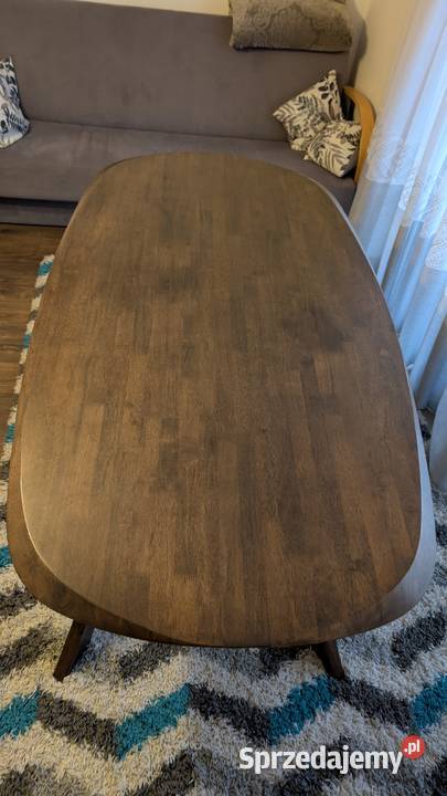Stół z drewna kauczukowego