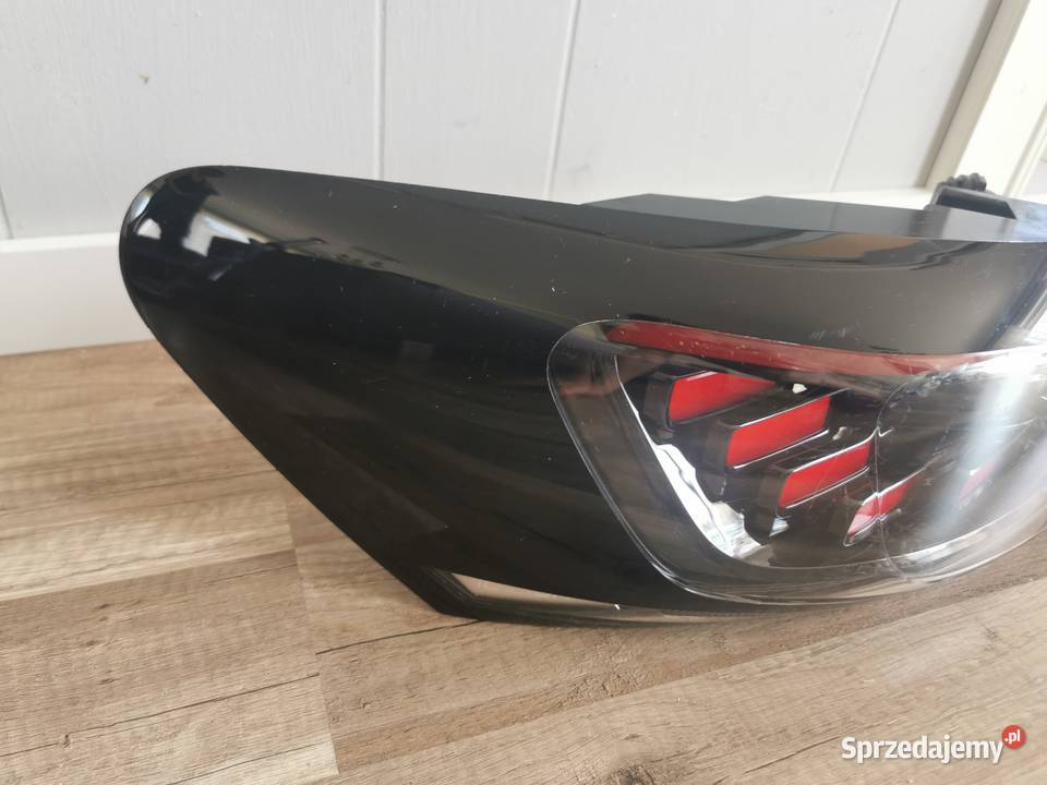 Lampa tylna lewa zewnętrzna ID4 2020 11A945207A Pielgrzymka