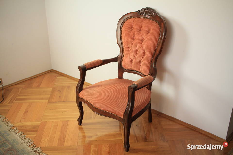 Pięknie zdobiony fotel klasyczny śląskie Pszczyna