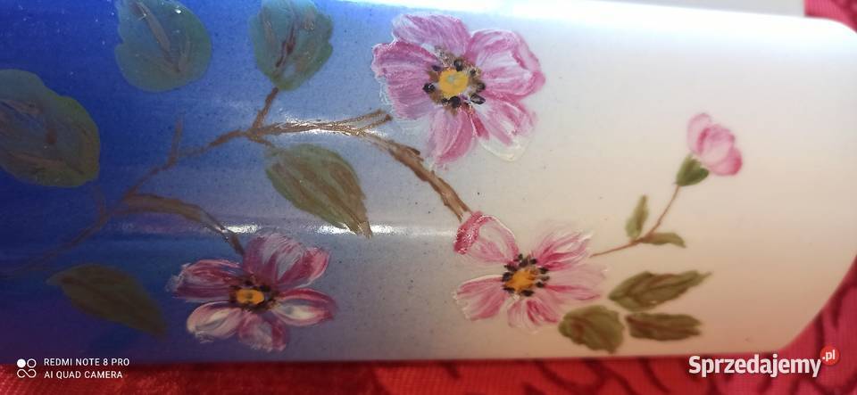 Wazon ręcznie zdobiony kwitami Data na spodzie Antyki, Sztuka, Kolekcje pomorskie