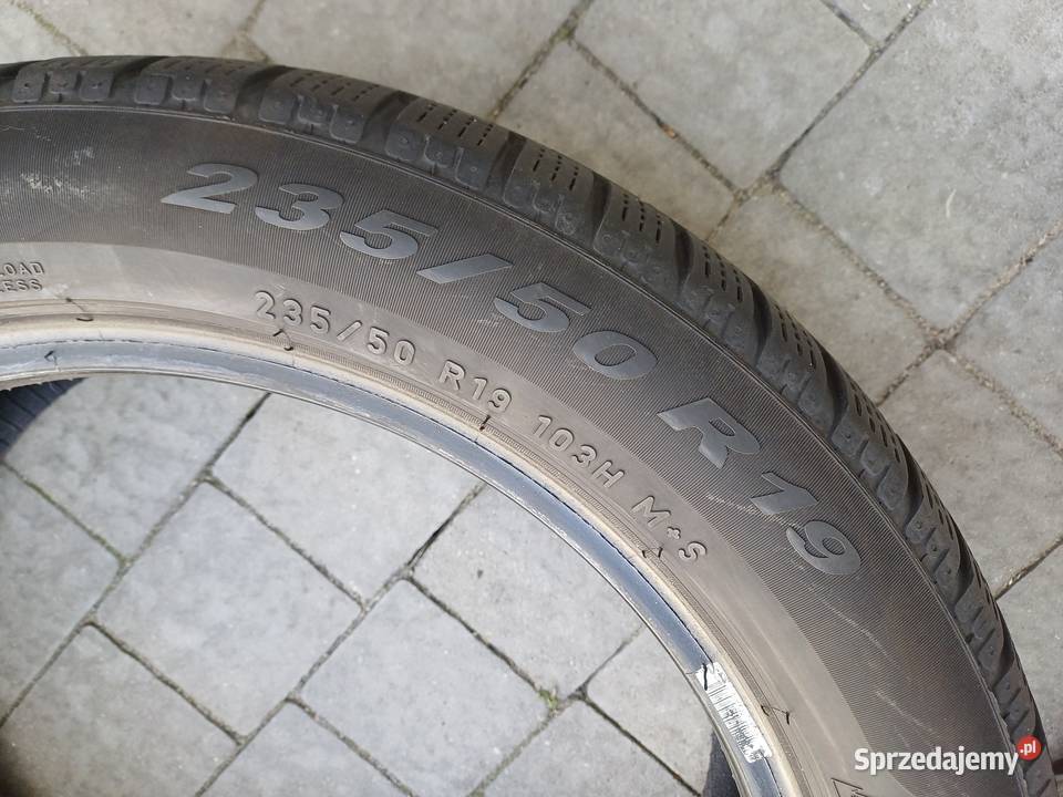 Komplet Opon Zimowych Pirelli 2355019 SUV Toruń