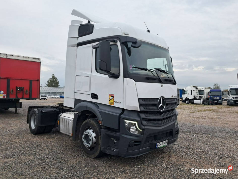 Mercedes Actros Samochody ciężarowe Komorniki