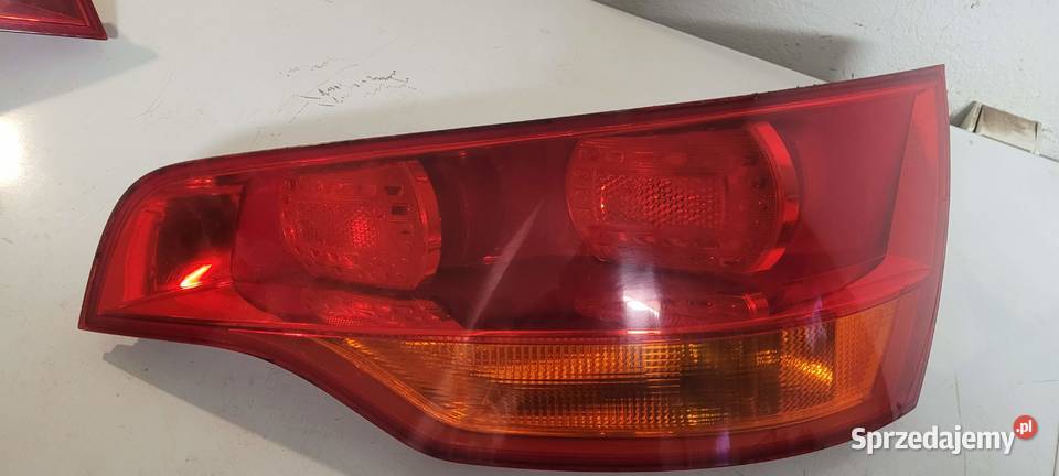 Lampa tylna Audi Q7 prawa 4L0945094