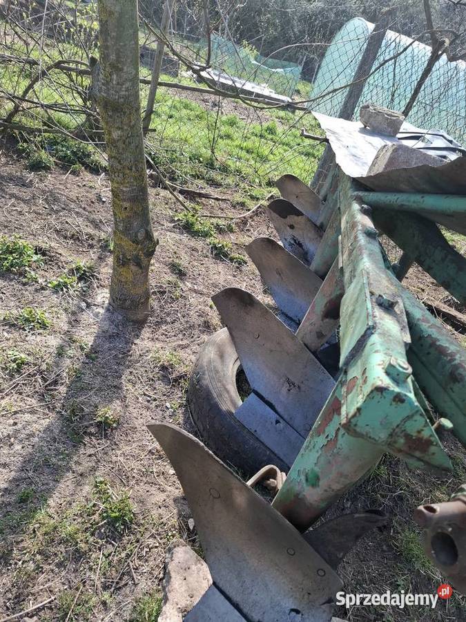 Pług podorywkowy 5 skib nieuszkodzony Gumienice